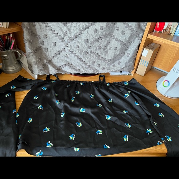 Urban Outfitters Off the shoulder top - Picture 2 of 4